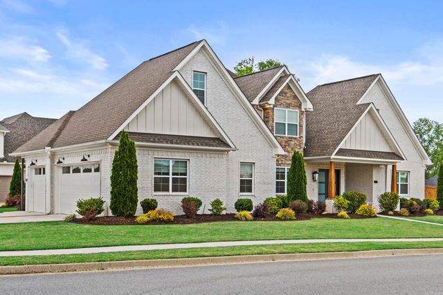 7230 Lake Point Circle, Benton, AR 72019