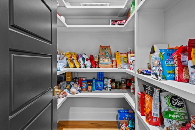 7230 Lake Point Circle, Benton, AR 72019