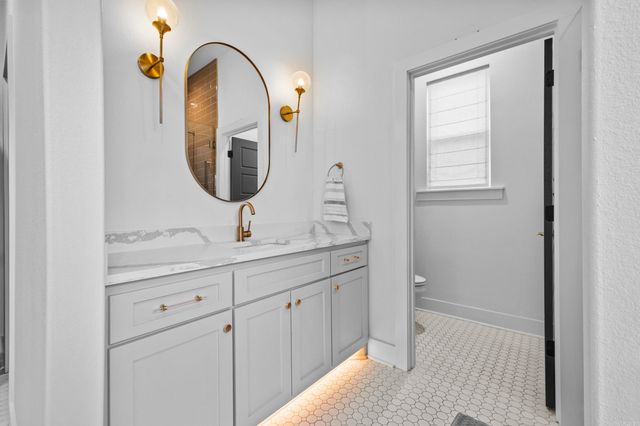 7230 Lake Point Circle, Benton, AR 72019