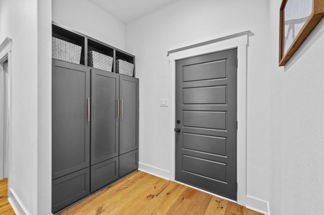 7230 Lake Point Circle, Benton, AR 72019