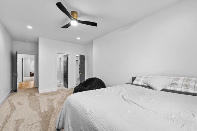 7230 Lake Point Circle, Benton, AR 72019