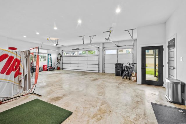 7230 Lake Point Circle, Benton, AR 72019