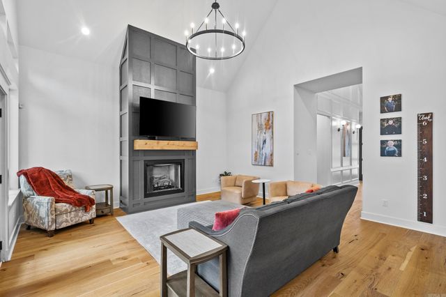 7230 Lake Point Circle, Benton, AR 72019