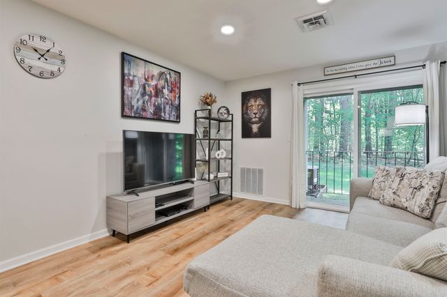 7 Blackstone Dr Apt 36, Nashua, NH 03063