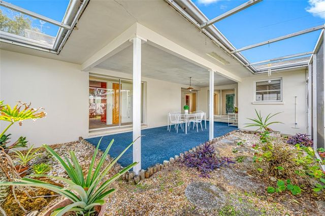 11601 86TH AVENUE, Seminole, FL 33772