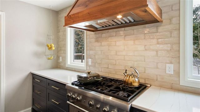 139 Canterbury Road, Eau Claire, WI 54701