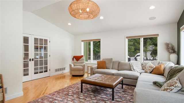 139 Canterbury Road, Eau Claire, WI 54701