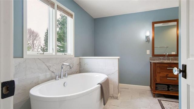 139 Canterbury Road, Eau Claire, WI 54701