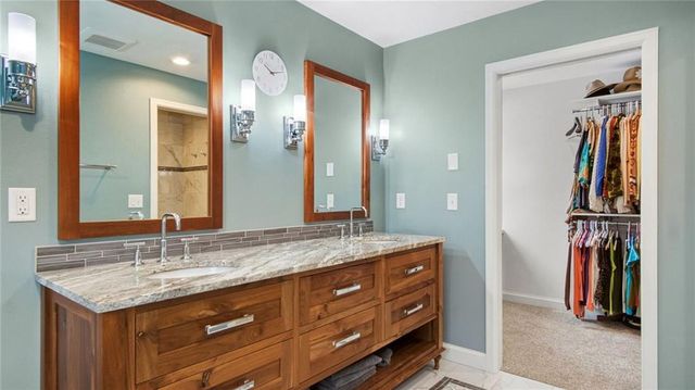 139 Canterbury Road, Eau Claire, WI 54701