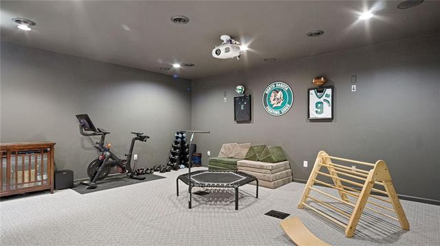 139 Canterbury Road, Eau Claire, WI 54701