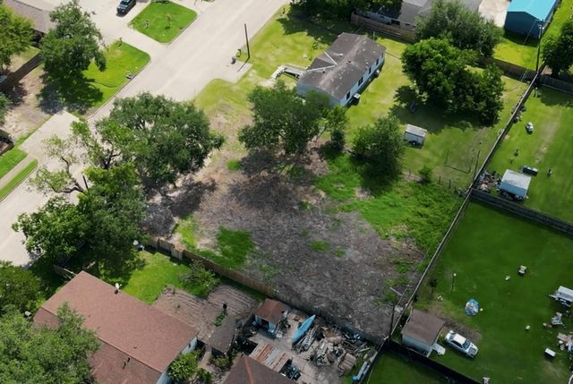 306 Present Street, Stafford, TX 77477