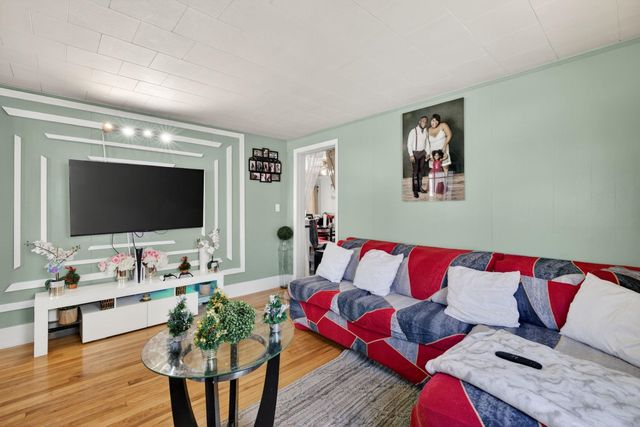 70 Dickey Street, Manchester, NH 03102