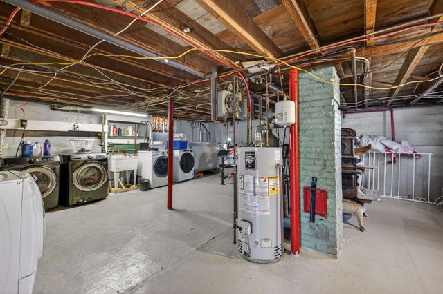 70 Dickey Street, Manchester, NH 03102