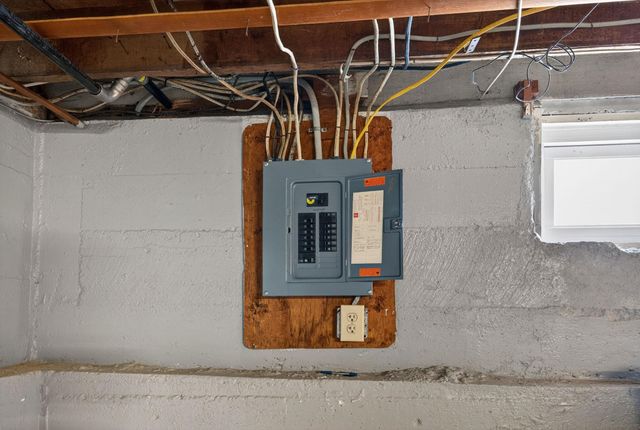 70 Dickey Street, Manchester, NH 03102