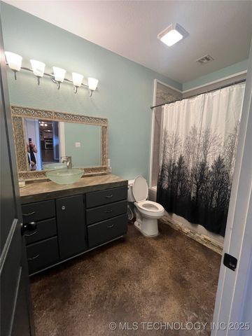 64 Crescent, Ardmore, OK 73401