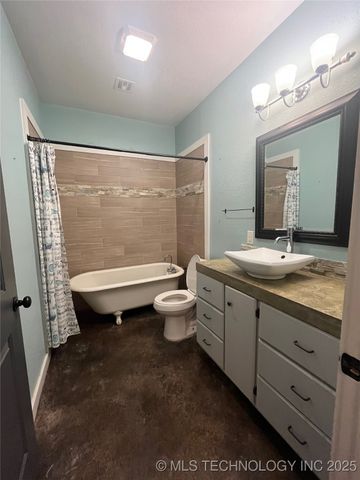 64 Crescent, Ardmore, OK 73401