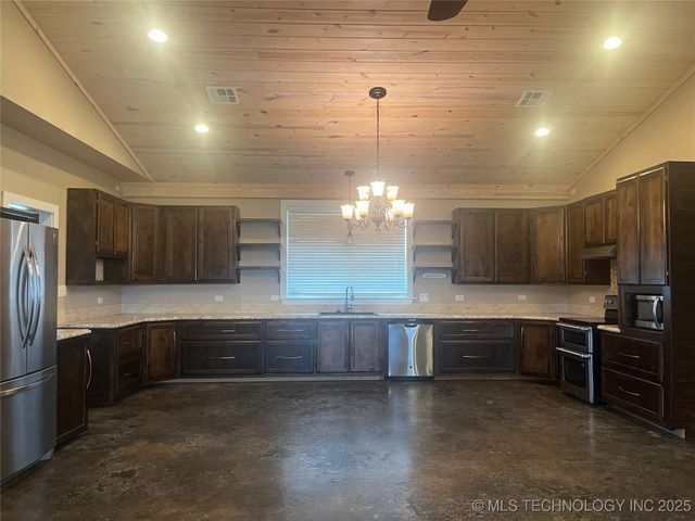 64 Crescent, Ardmore, OK 73401