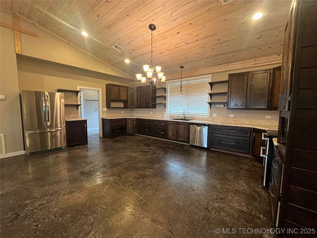 64 Crescent, Ardmore, OK 73401