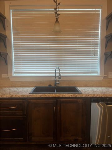 64 Crescent, Ardmore, OK 73401