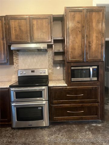 64 Crescent, Ardmore, OK 73401