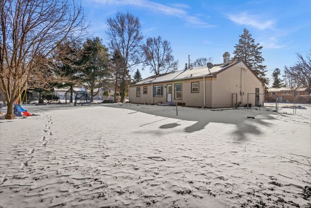 350 8th Avenue, Marengo, IL 60152