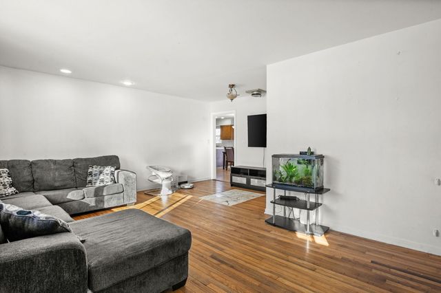 350 8th Avenue, Marengo, IL 60152