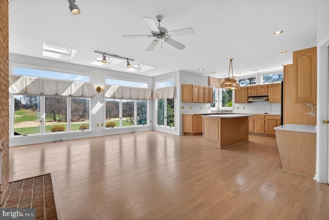 6516 WINDMERE RD, Harrisburg, PA 17111