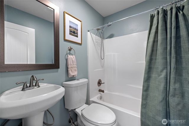 5606 Vickery Avenue E, Tacoma, WA 98443