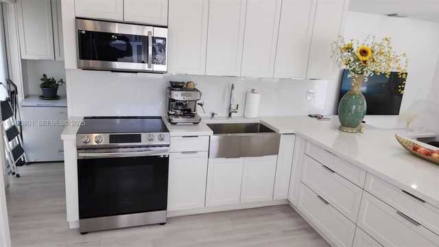 3447 SW 23rd St 3447, Miami, FL 33145