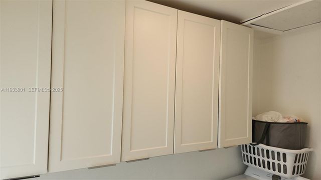 3447 SW 23rd St 3447, Miami, FL 33145