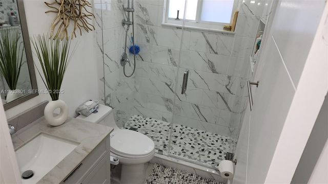 3447 SW 23rd St 3447, Miami, FL 33145