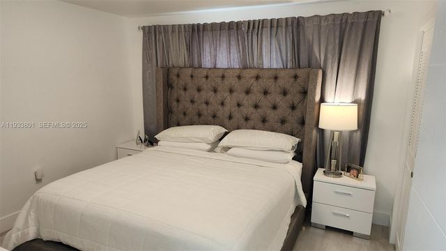 3447 SW 23rd St 3447, Miami, FL 33145