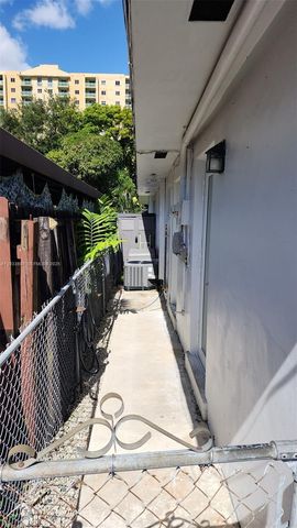 3447 SW 23rd St 3447, Miami, FL 33145