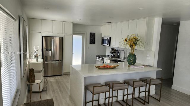 3447 SW 23rd St 3447, Miami, FL 33145