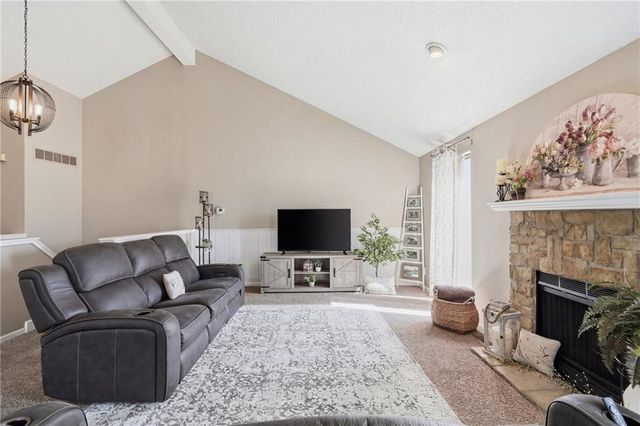 7001 N Askew Avenue, Gladstone, MO 64119