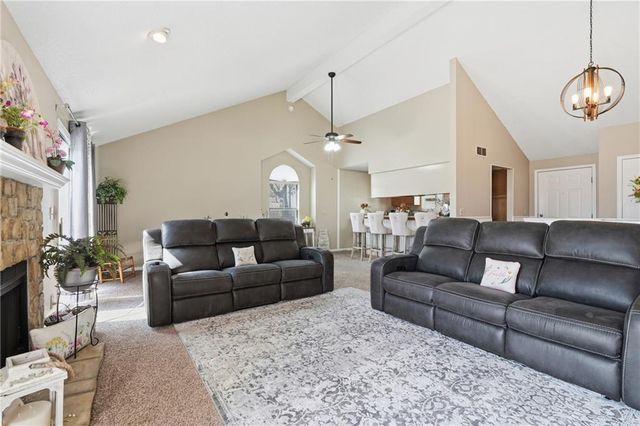 7001 N Askew Avenue, Gladstone, MO 64119