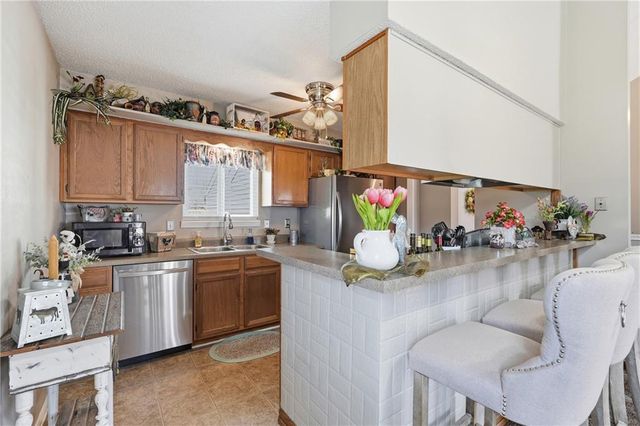 7001 N Askew Avenue, Gladstone, MO 64119