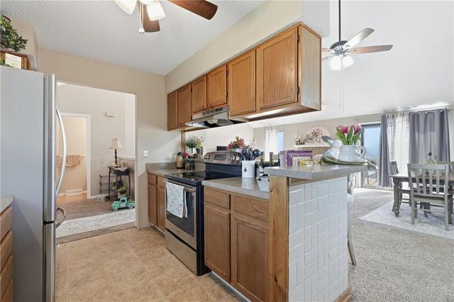 7001 N Askew Avenue, Gladstone, MO 64119