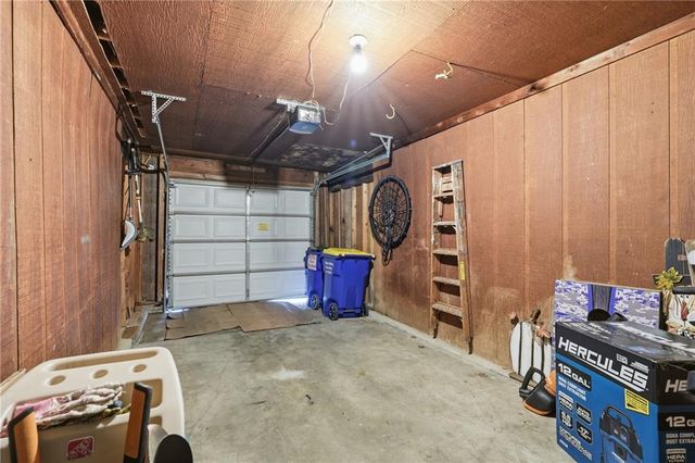 7001 N Askew Avenue, Gladstone, MO 64119