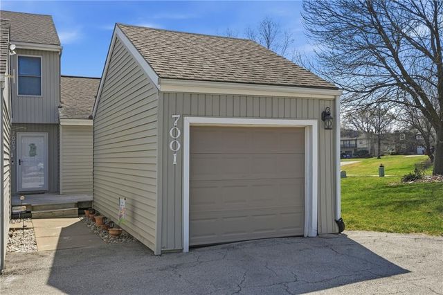 7001 N Askew Avenue, Gladstone, MO 64119