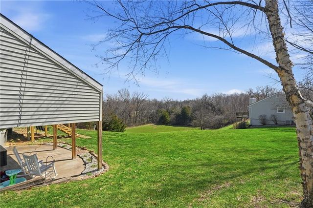 7001 N Askew Avenue, Gladstone, MO 64119