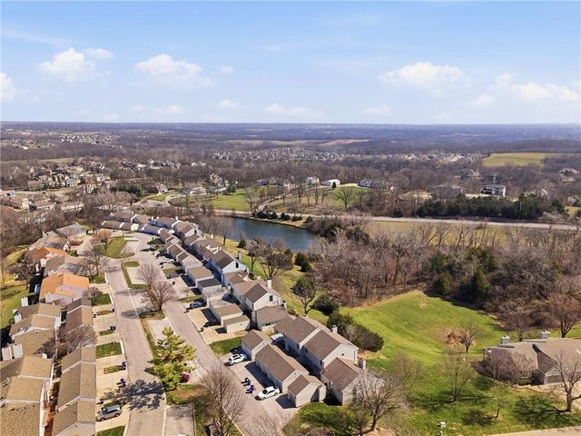 7001 N Askew Avenue, Gladstone, MO 64119