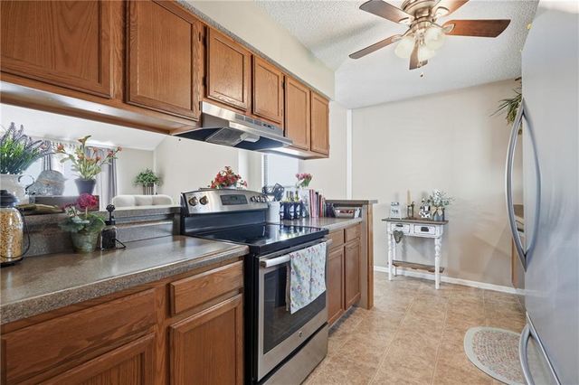 7001 N Askew Avenue, Gladstone, MO 64119