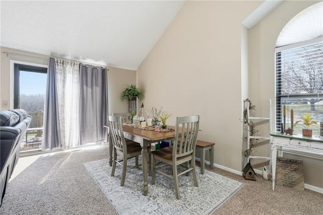 7001 N Askew Avenue, Gladstone, MO 64119