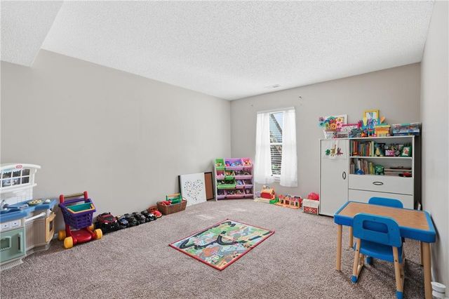 7001 N Askew Avenue, Gladstone, MO 64119