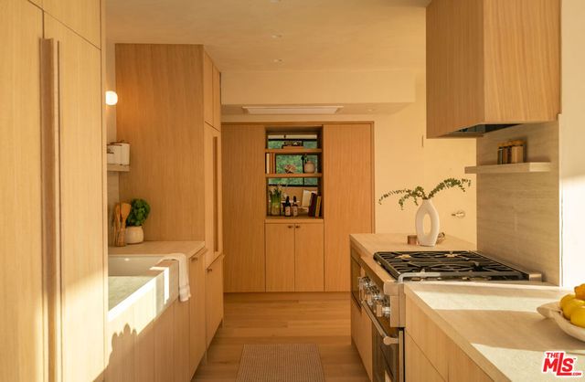 8787 Shoreham Drive 901, West Hollywood, CA 90069