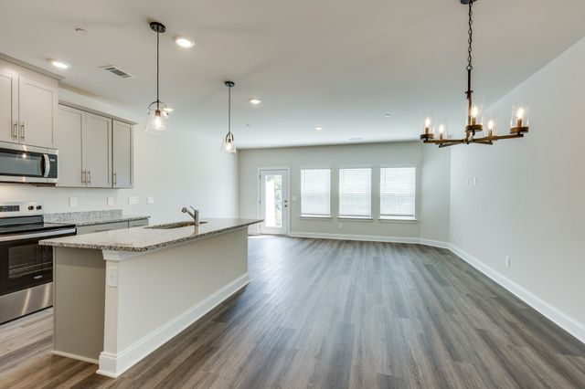 204 Douglas Bend Rd Unit 1402, Gallatin, TN 37066