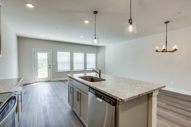 204 Douglas Bend Rd Unit 1402, Gallatin, TN 37066