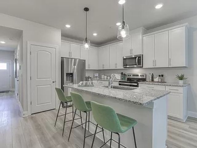 204 Douglas Bend Rd Unit 1402, Gallatin, TN 37066