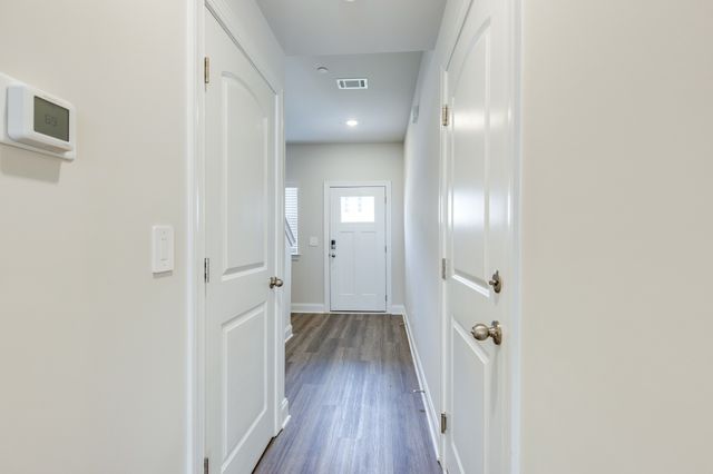 204 Douglas Bend Rd Unit 1402, Gallatin, TN 37066